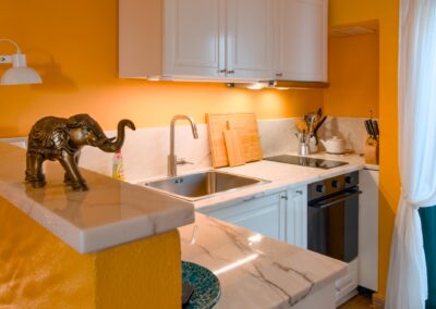 Η πλήρως εξοπλισμένη κουζίνα (νέα από τον Δεκέμβριο του 2025)